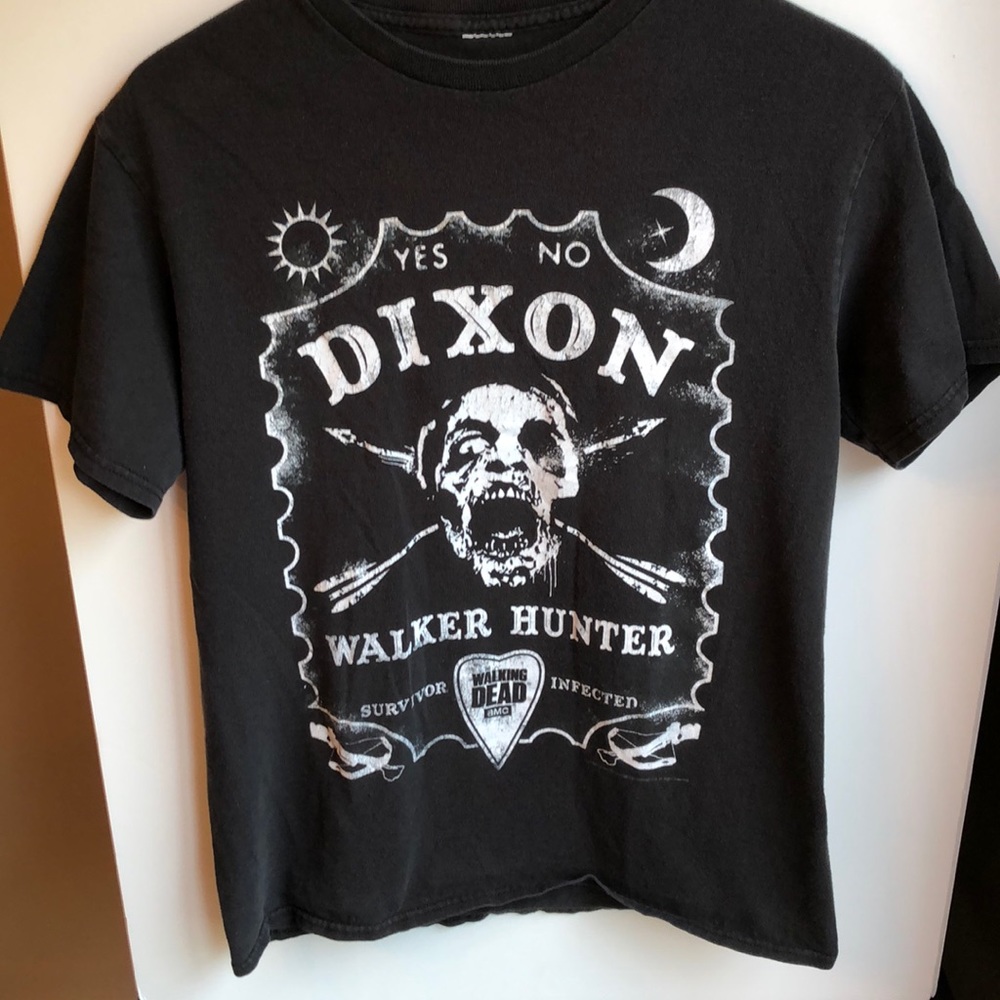 Walking Dead Graphic Tee Size Medium